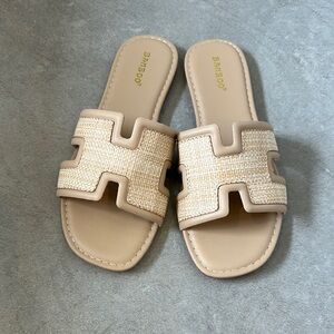 BAMBOO Tan Sandals Elegant Slip-On Design